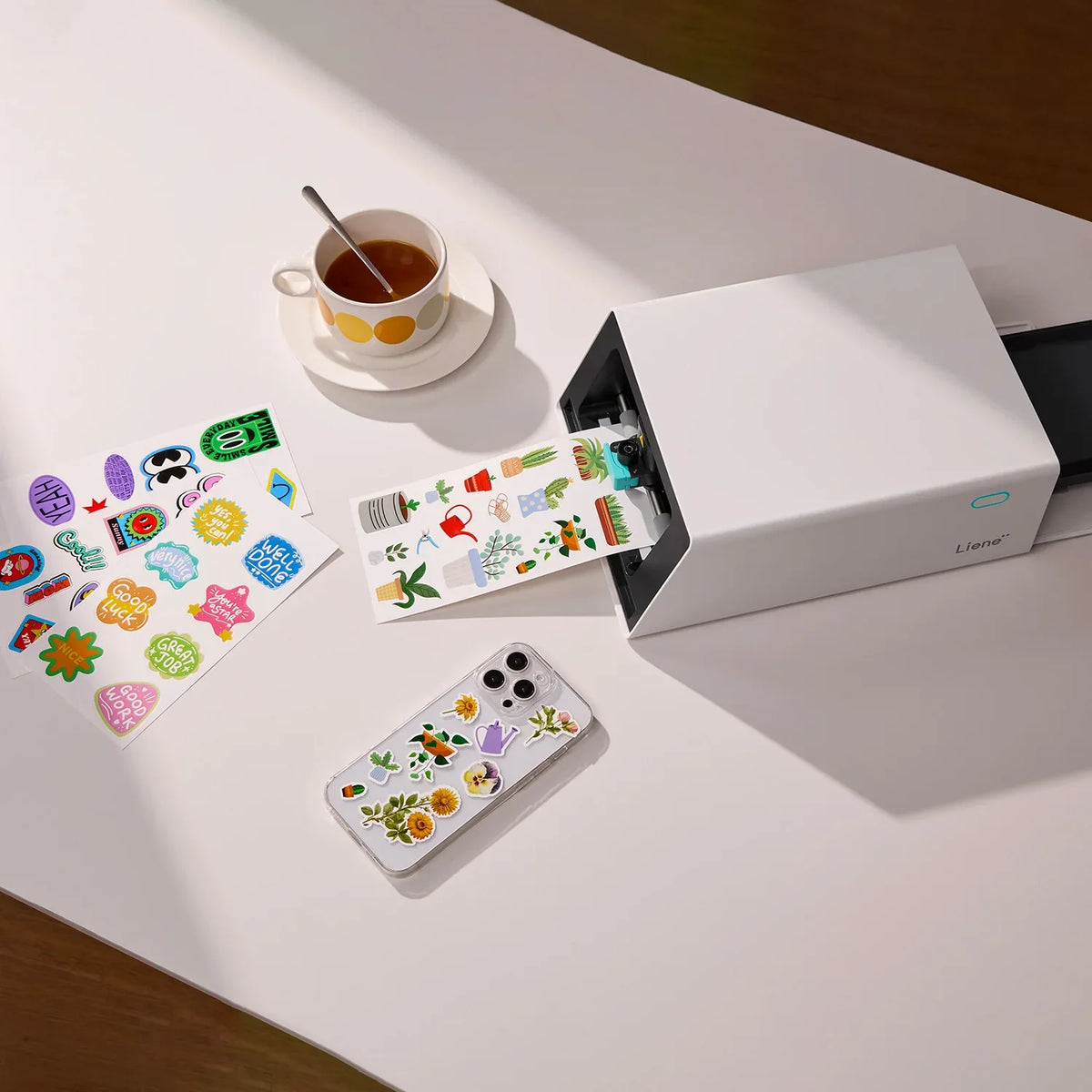 Liene PixCut S1で自動カットしたオリジナルステッカー作品 - 印刷からカットまで2分で完成
